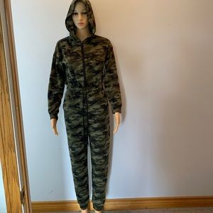 Nwt camo jumpsuit